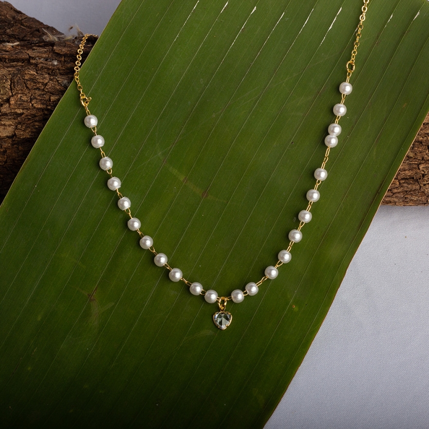 Colar Pérolas e Coração Cristal Dourado Cleo