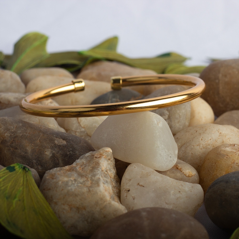 Bracelete Minimalista Dourado Clara