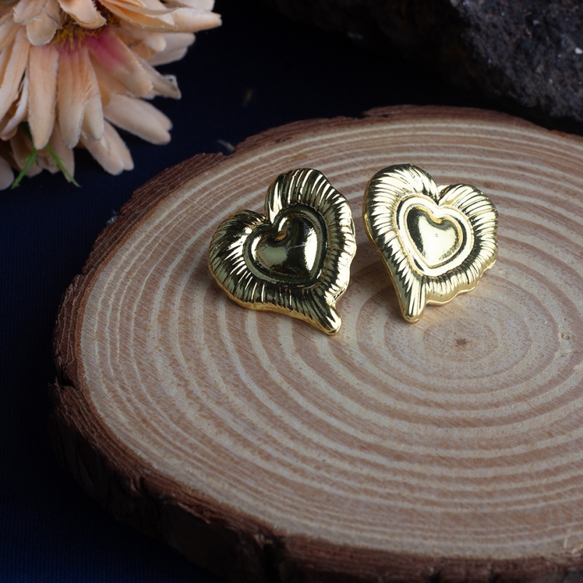 Brinco Coração Borda Trabalhada Dourado Cleide