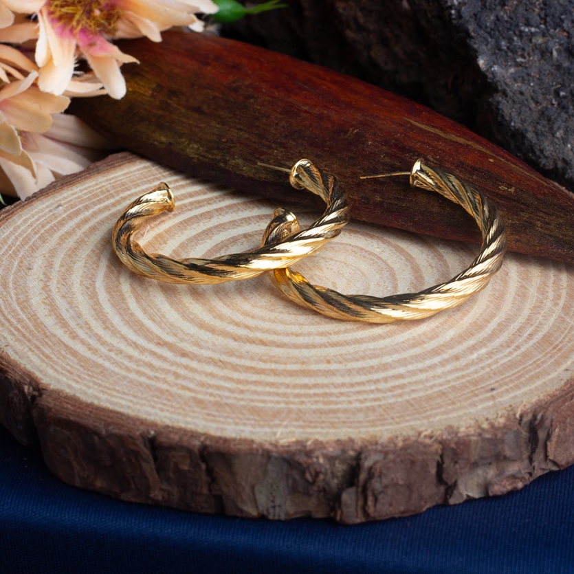 Brinco Argola Tubo Torcida Dourada Yasmin