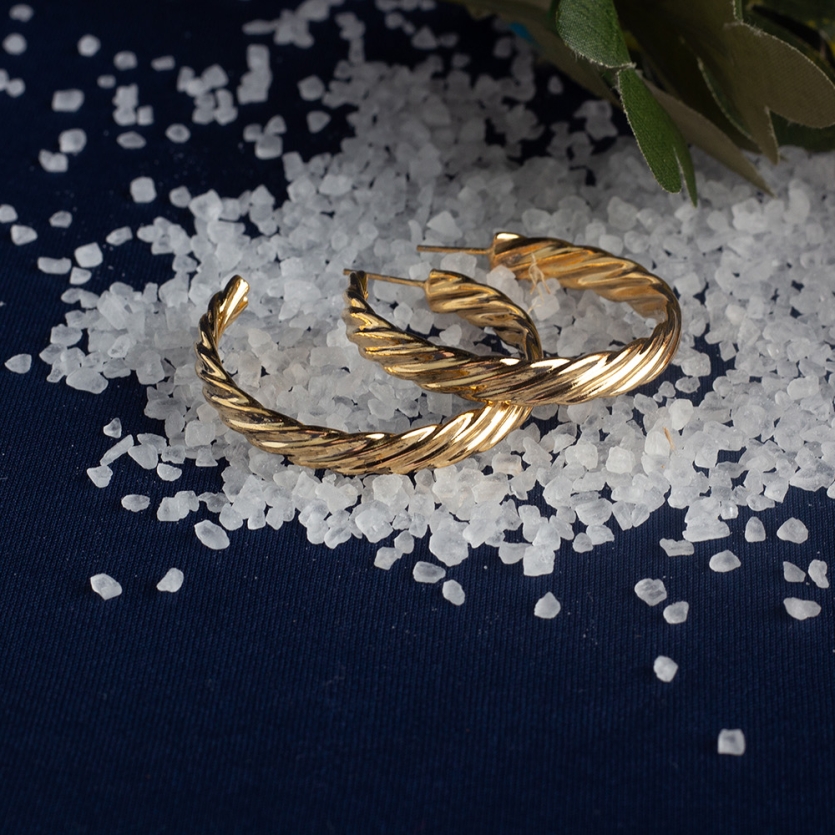 Brinco Argola Fio Quadrado Riscada Dourada Astrid