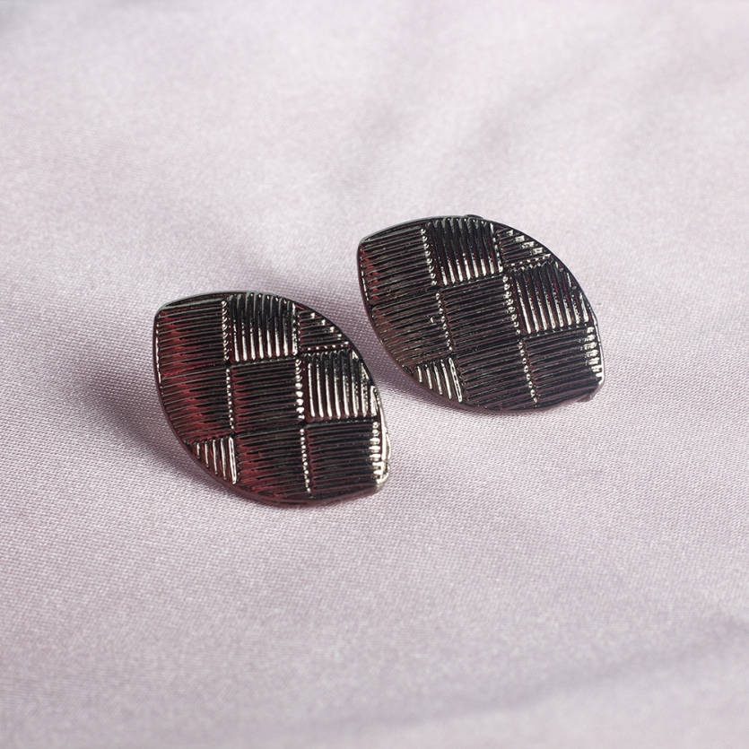 Brinco Oval Risco Prata Nádia