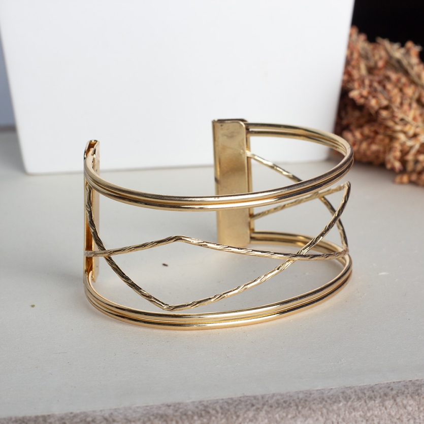 Bracelete em X Dourado