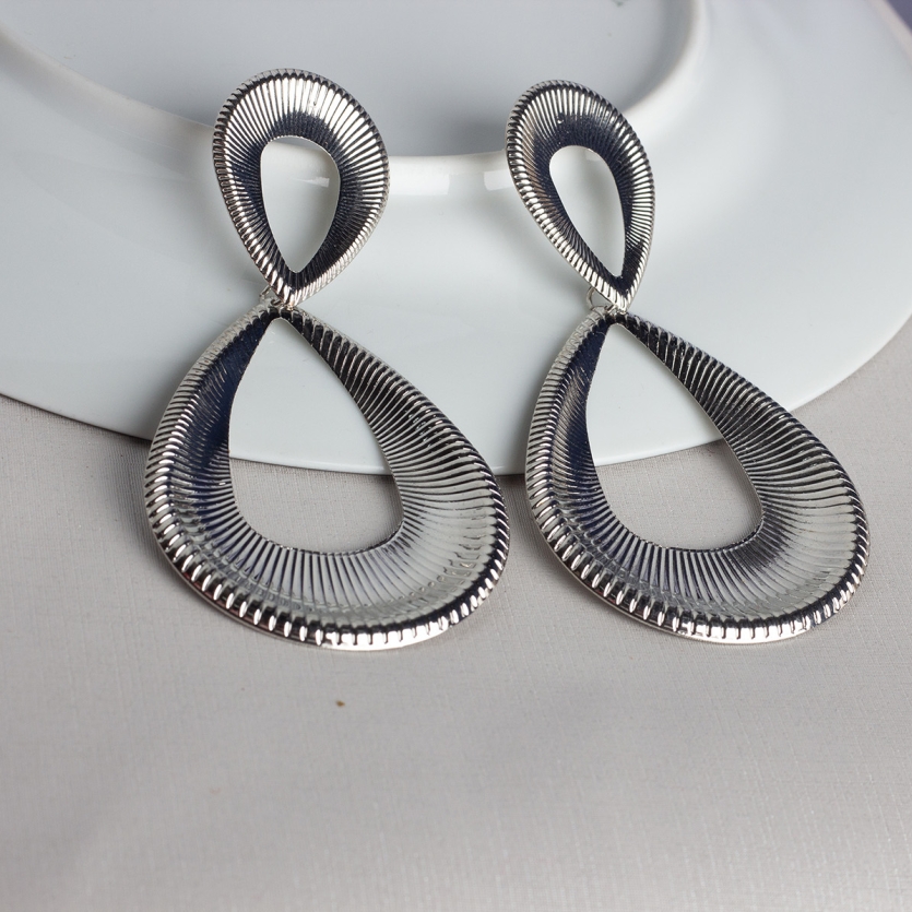 Brinco Longo Trabalhado Prata Luli