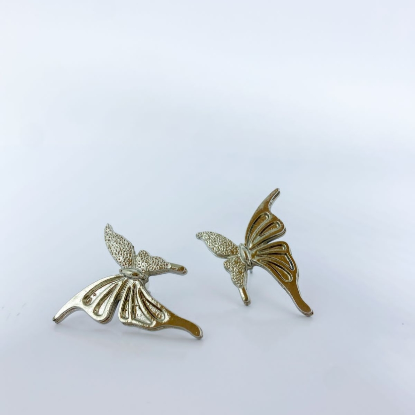 Brinco Borboleta Trabalhada Prata Taline