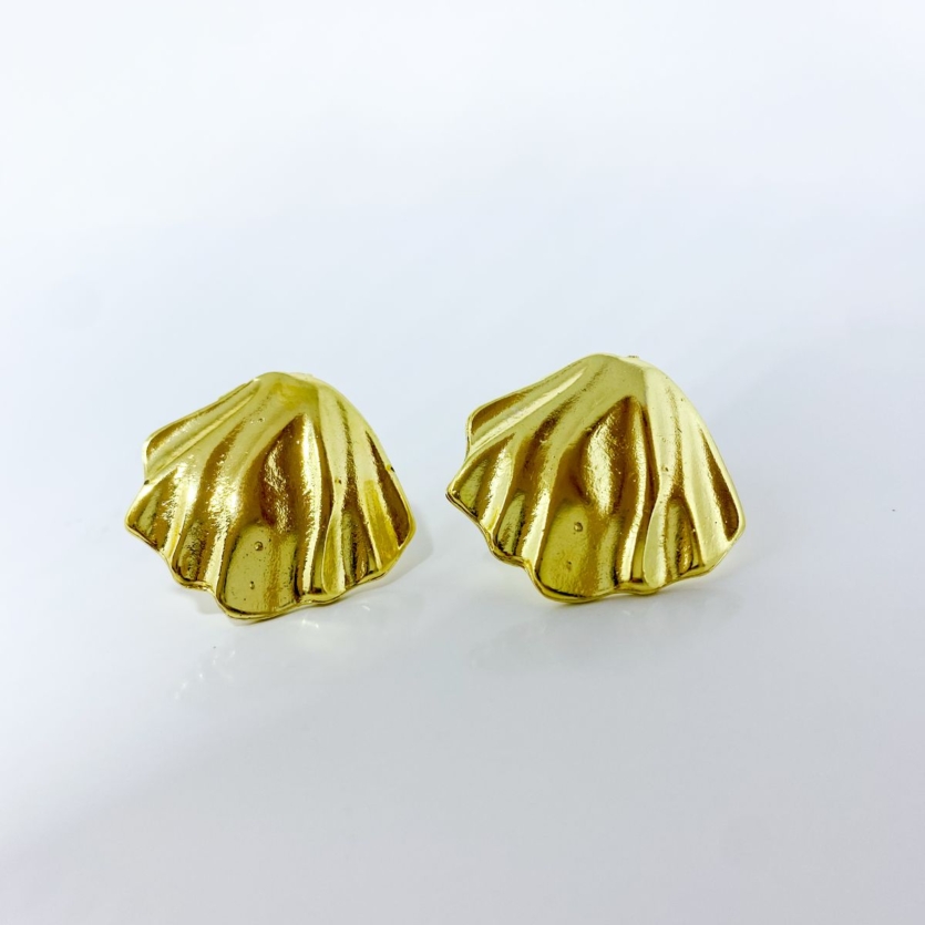 Brinco Concha Dourado Diná