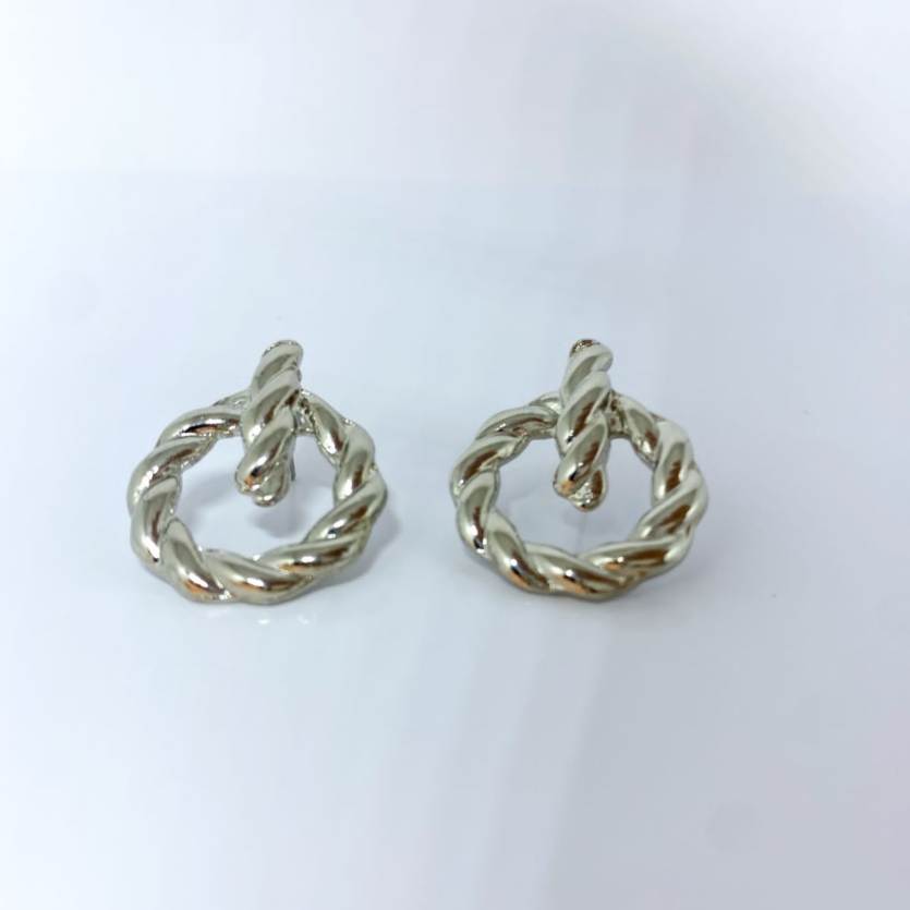 Brinco Cículo Com Base Trabalhado Prata Vera