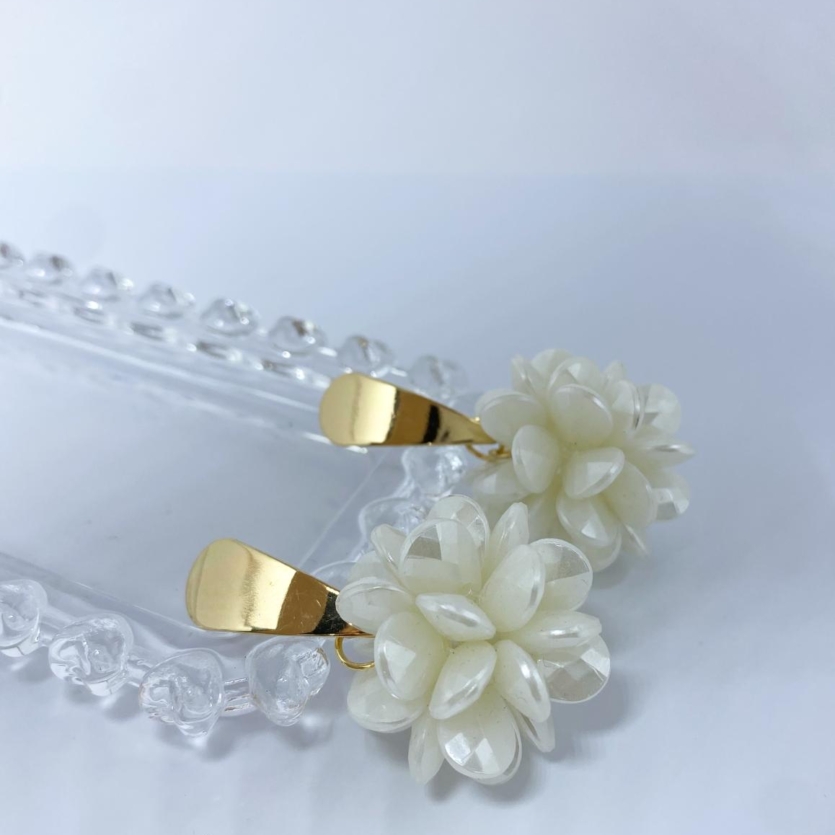 Brinco Base lisa Com Chuva De Pérola Dourado Jayla