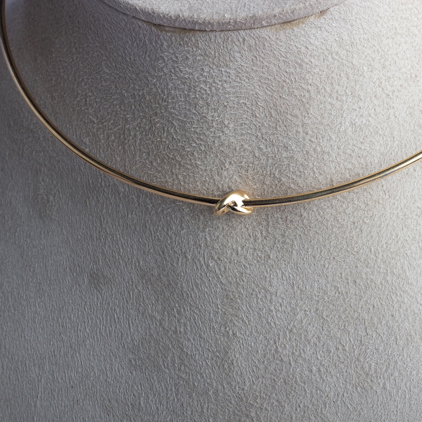 Colar Aro Nó Dourado Daiane