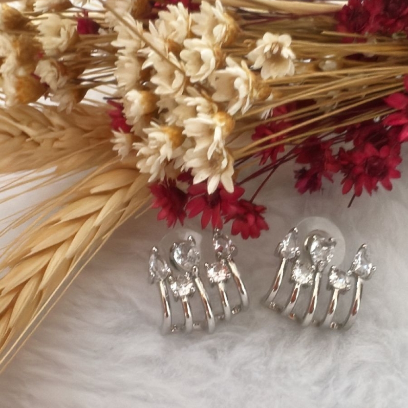 Brinco Ear Cuff Com Zircônias