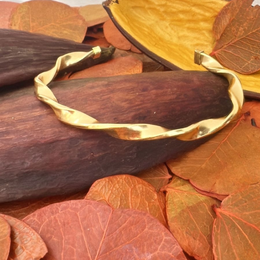 Bracelete Torcido Grosso Dourado