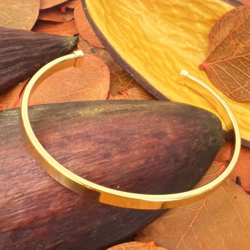 Bracelete Fio Quadrado Dourado