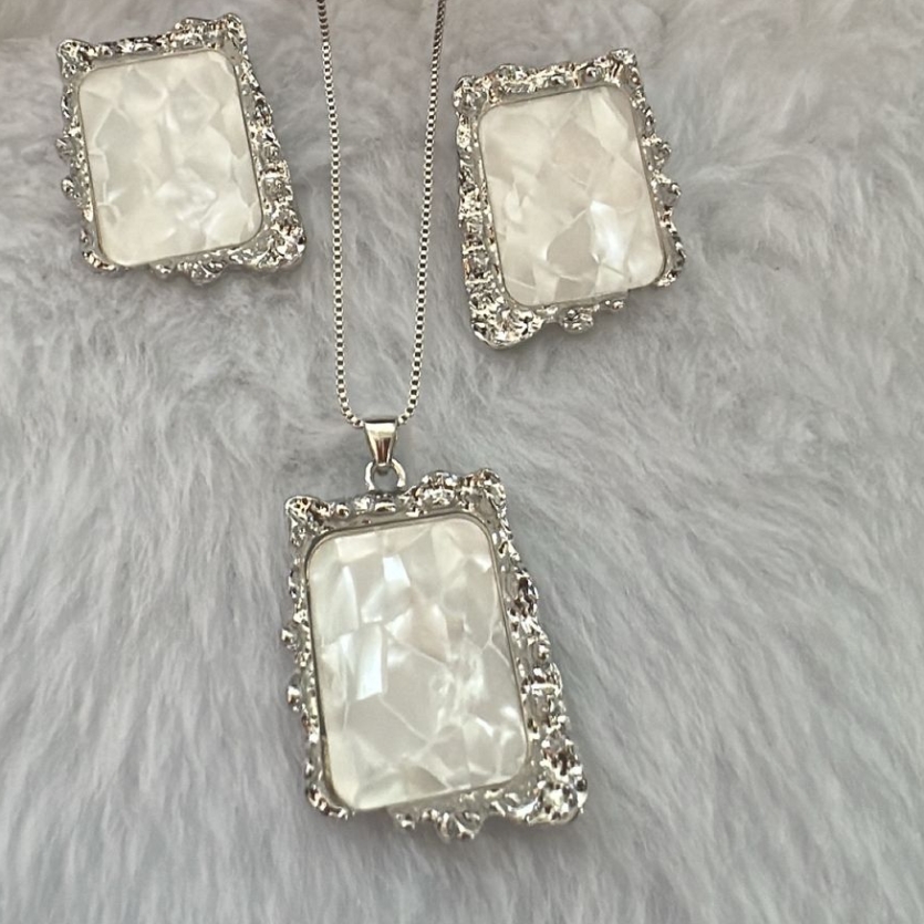 Conjunto Madre Pérola Quadrado Prata