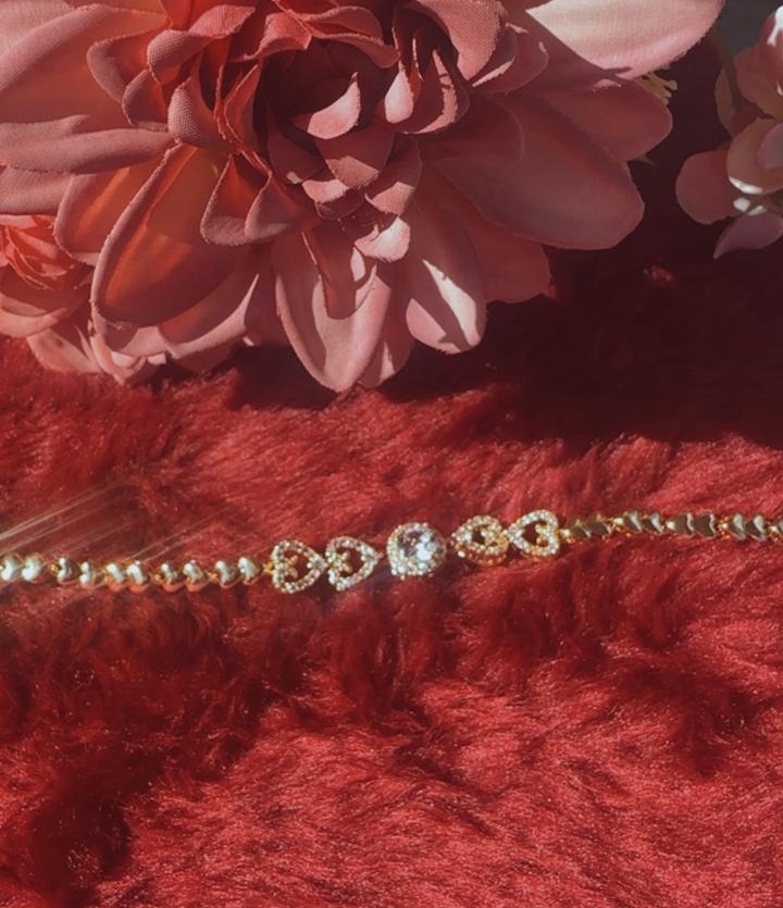 Pulseira Cristal E Corações Dourada