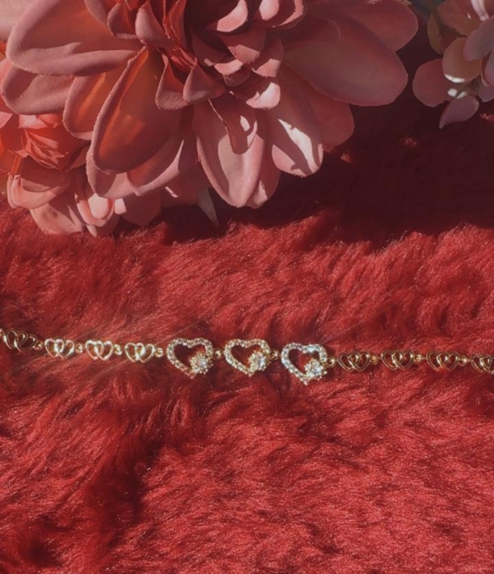 Pulseira Corações Vazados Dourada