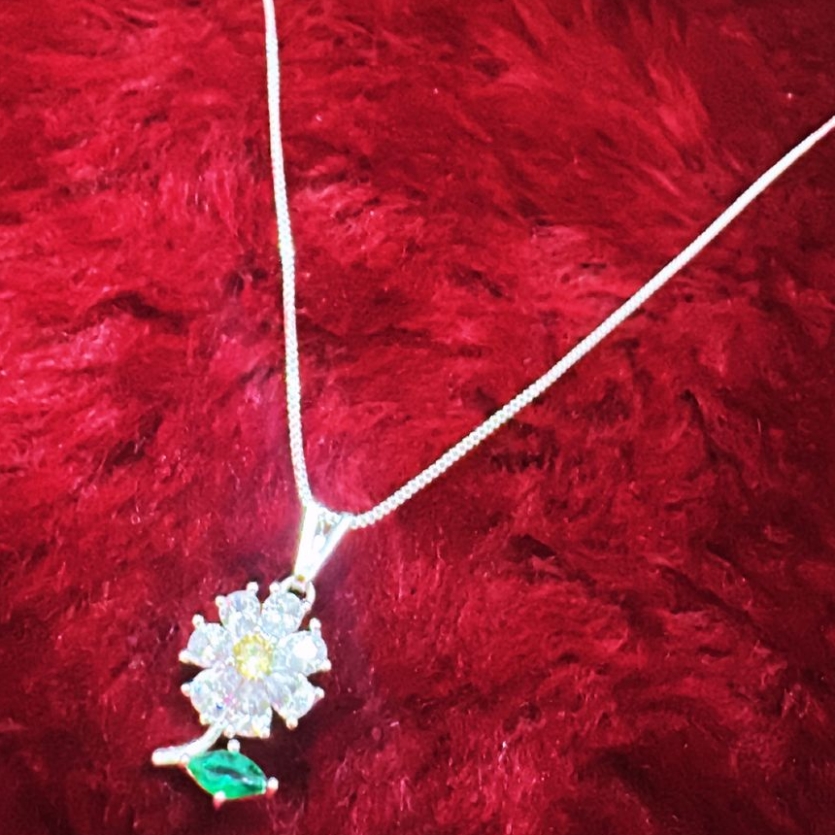 Colar Margarida de Zircônia Prata